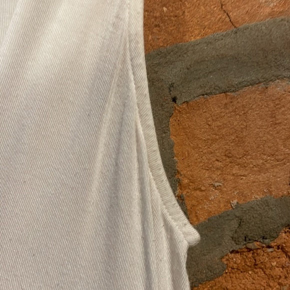 Old Navy Luxe Scoop Neck Tank - Picture 4 of 9